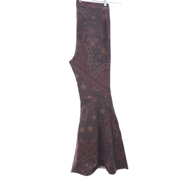 Free People We The Free Just Float On Printed Flare Jeans sz 31 Chocolate Combo - Picture 2 of 15